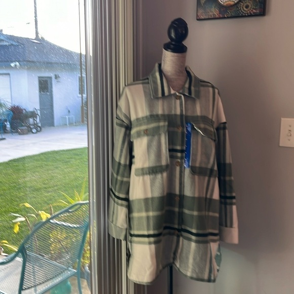Banana Republic Womens
Shirt Jacket Green Plaid
Shacket Oversized.  Size Large - Picture 1 of 11